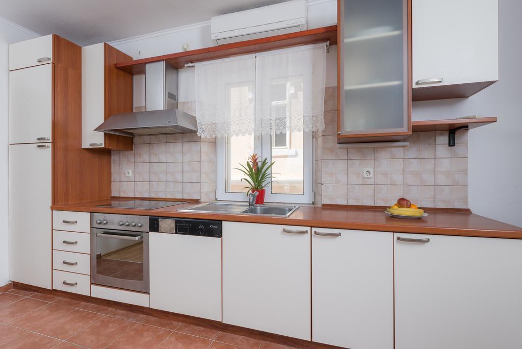 Apartments Santo Bol Room photo