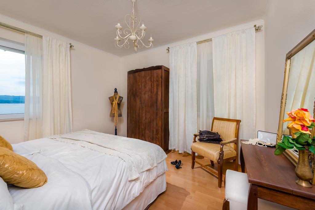 Apartments Santo Bol Room photo
