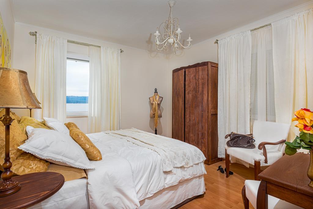 Apartments Santo Bol Room photo