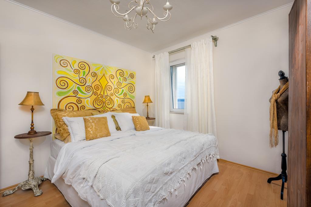 Apartments Santo Bol Room photo